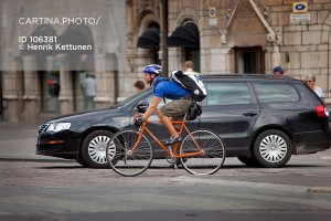 Ciclista y coche